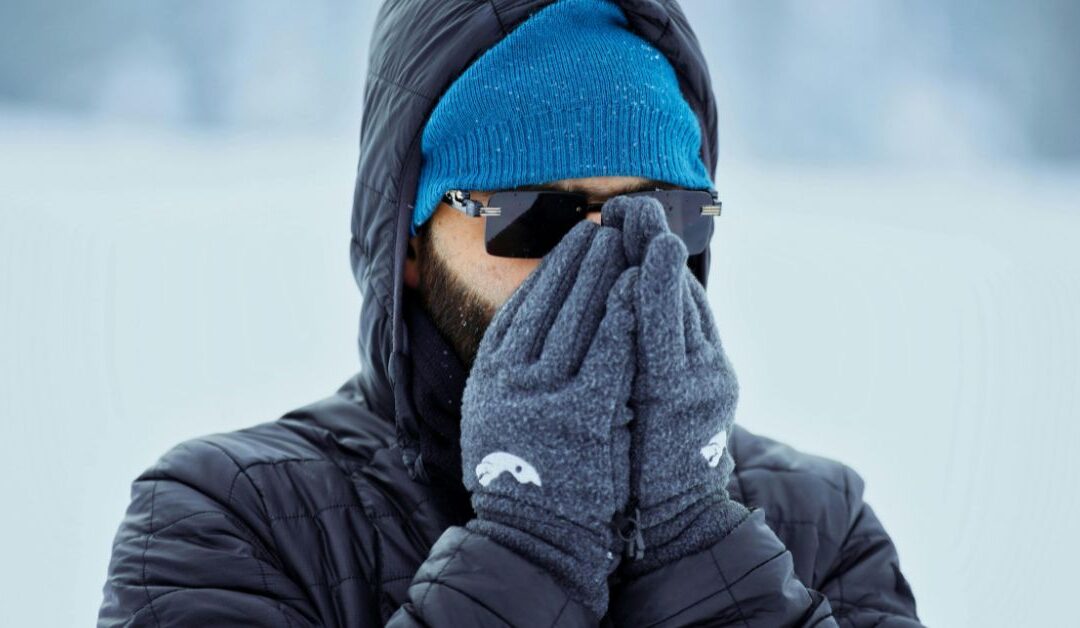 How to Choose Outdoor Clothing & Outerwear for Comfort and Performance
